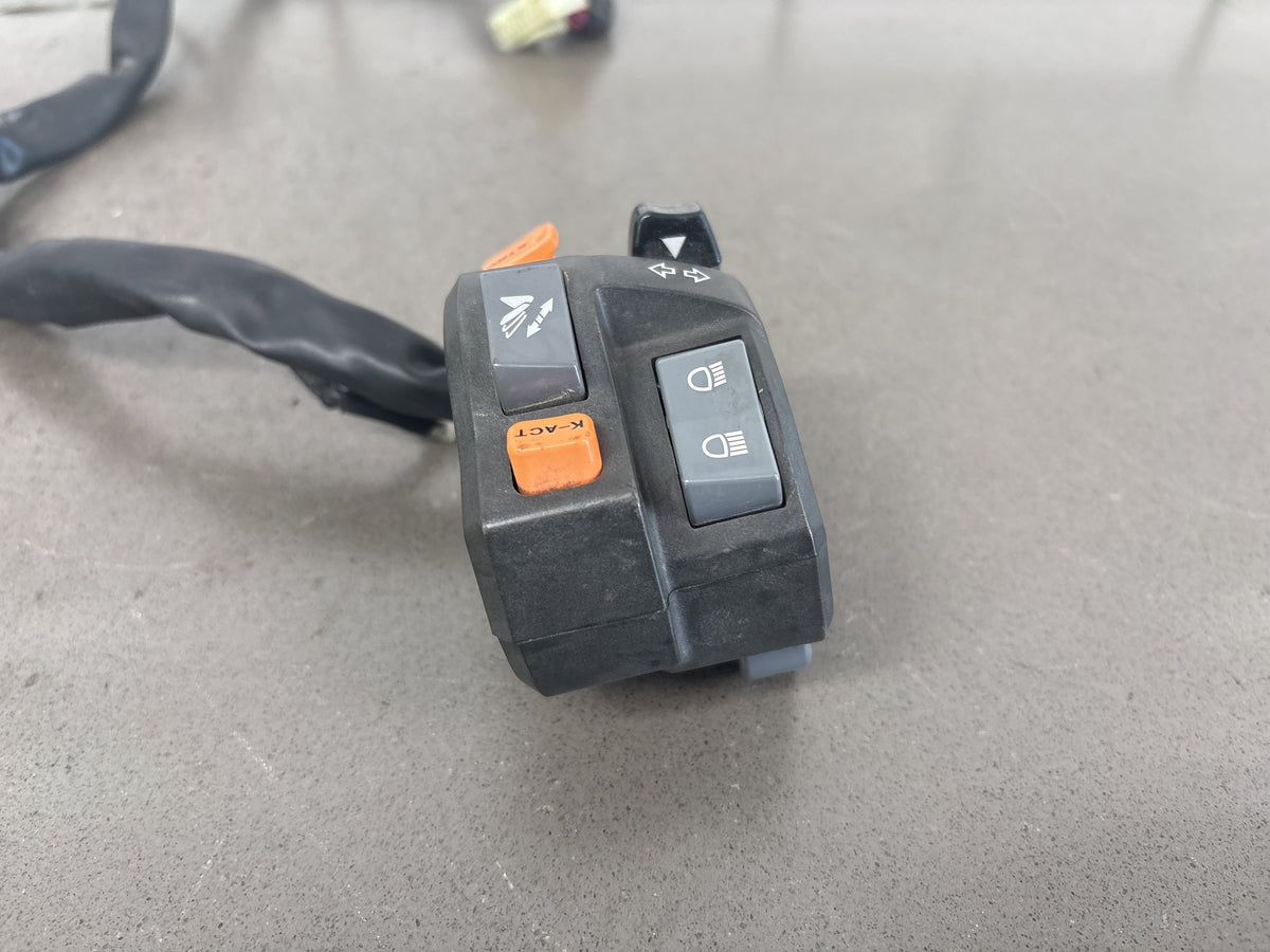 2010-2014 Kawasaki Concours 14 ZG1400 Left Handlebar Control Switch 46091-0202
