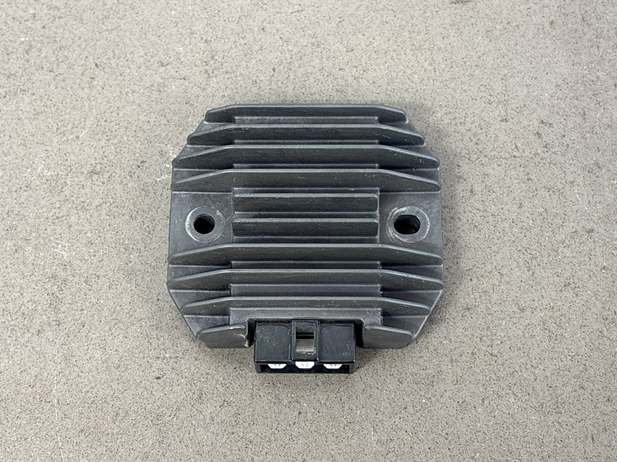 1999-2007 Yamaha YZF600R Voltage Regulator Rectifier OEM 4JH-81960-01-00