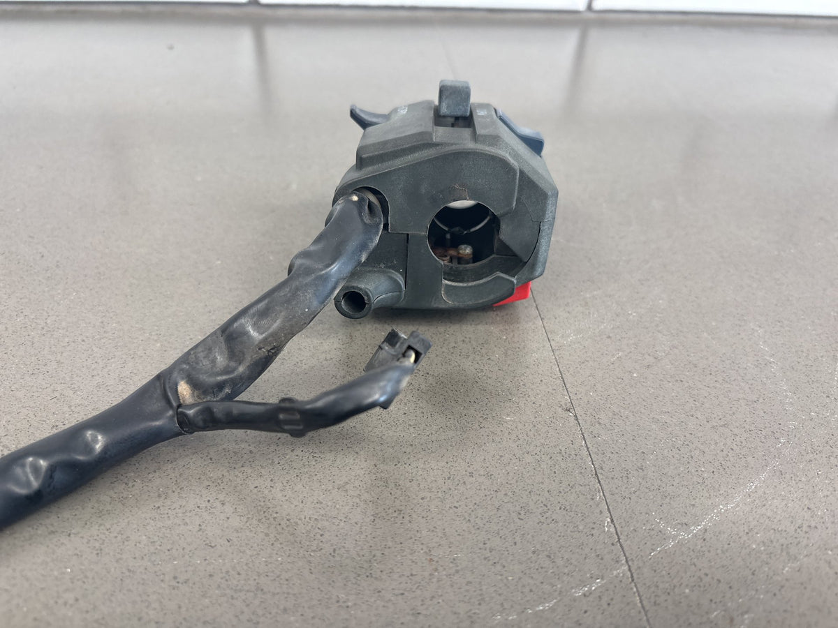 1990-1993 Kawasaki Ninja ZX-11 ZX1100C Left Handlebar Switch Housing 46091-1533