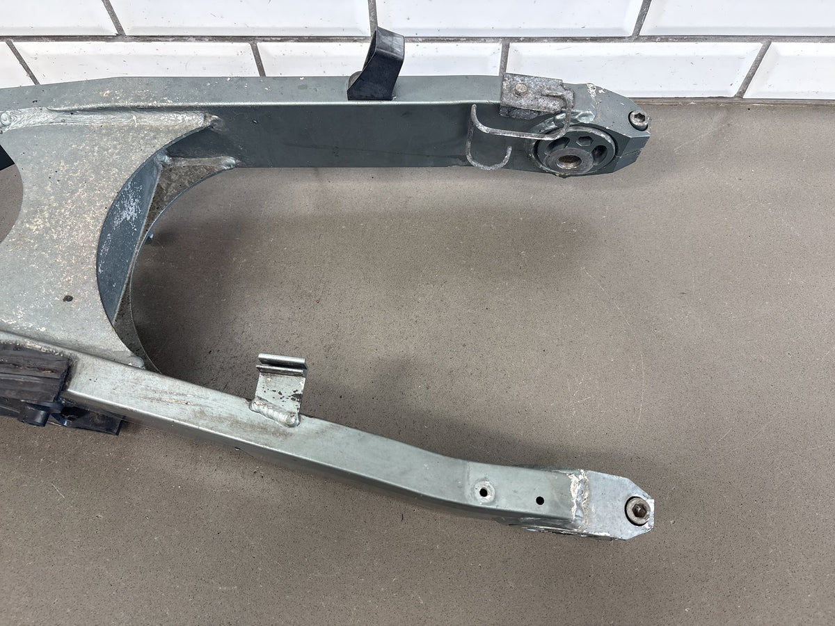 1990-1993 Kawasaki Ninja ZX-11 ZX1100C Swingarm Swing Arm OEM 33001-1351