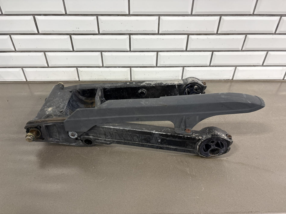 2000 Triumph Tiger 900 T709 Swingarm OEM T2050024