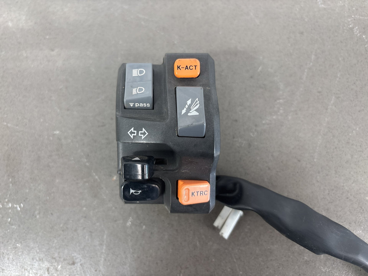 2010-2014 Kawasaki Concours 14 ZG1400 Left Handlebar Control Switch 46091-0202