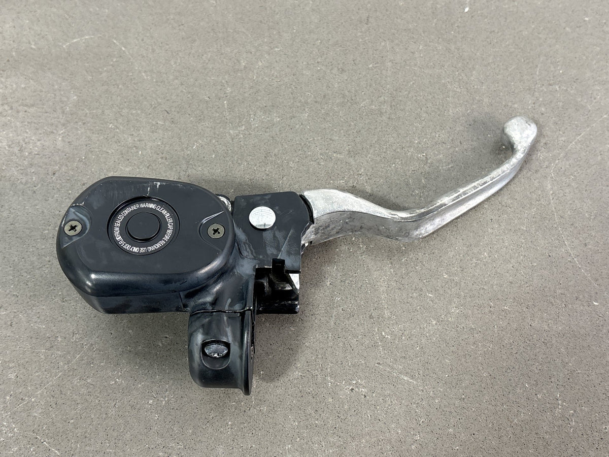 2004-2006 Harley Sportster XL883 XL1200C Front Master Cylinder OEM 45146-04