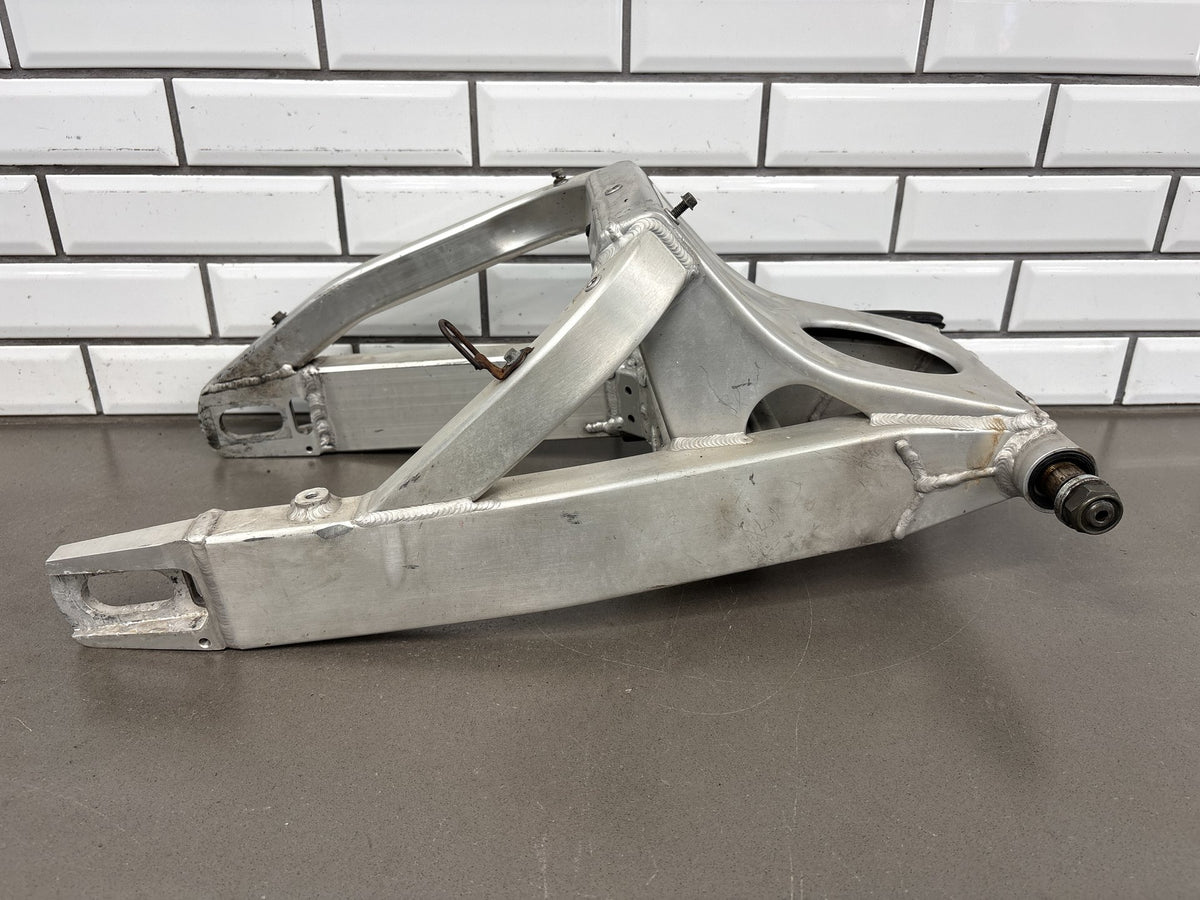 1999-2000 Yamaha YZF-R6 Rear Swingarm Swing Arm OEM