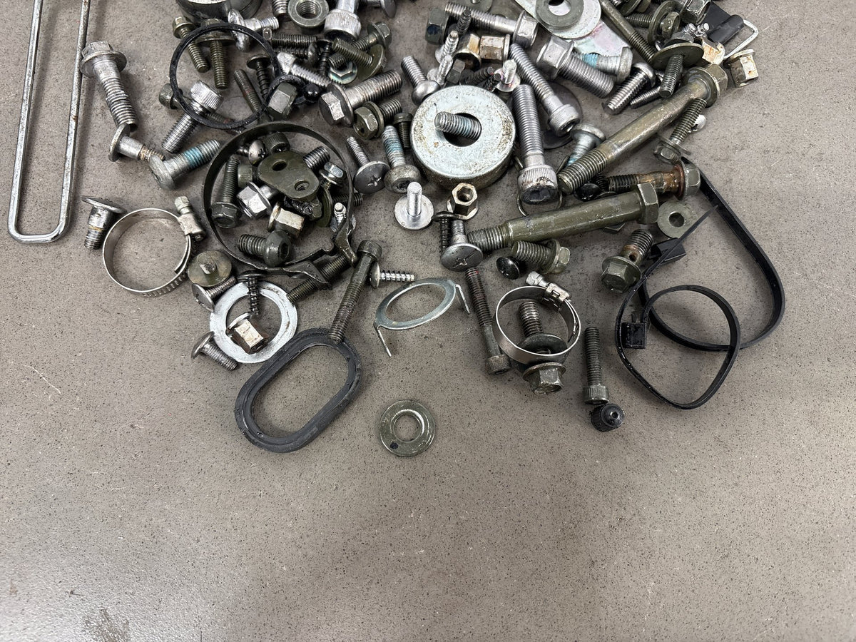 1999-2007 Yamaha YZF600R Hardware Lot