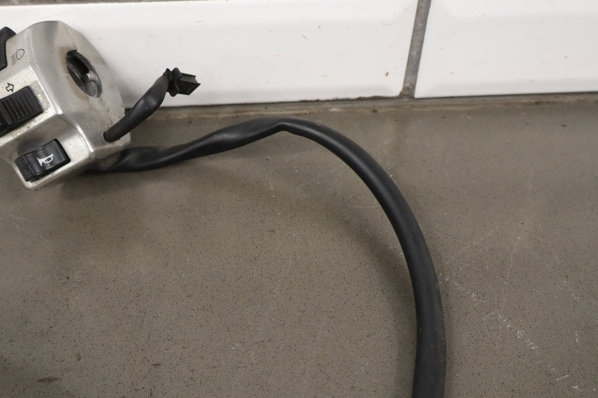 2001-02 Suzuki VL800 Volusia Left Switch OEM 37400-48E30
