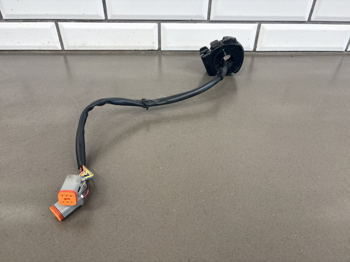 2002-2006 Harley Road King FLHRCI Left Switch Housing Black Cruise OEM 71567-96
