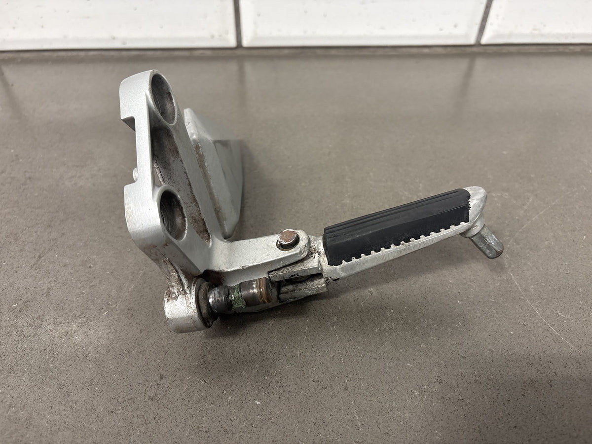 04-07 Suzuki SV650 SV650S Left Rider Footpeg Bracket OEM 43521-16G20