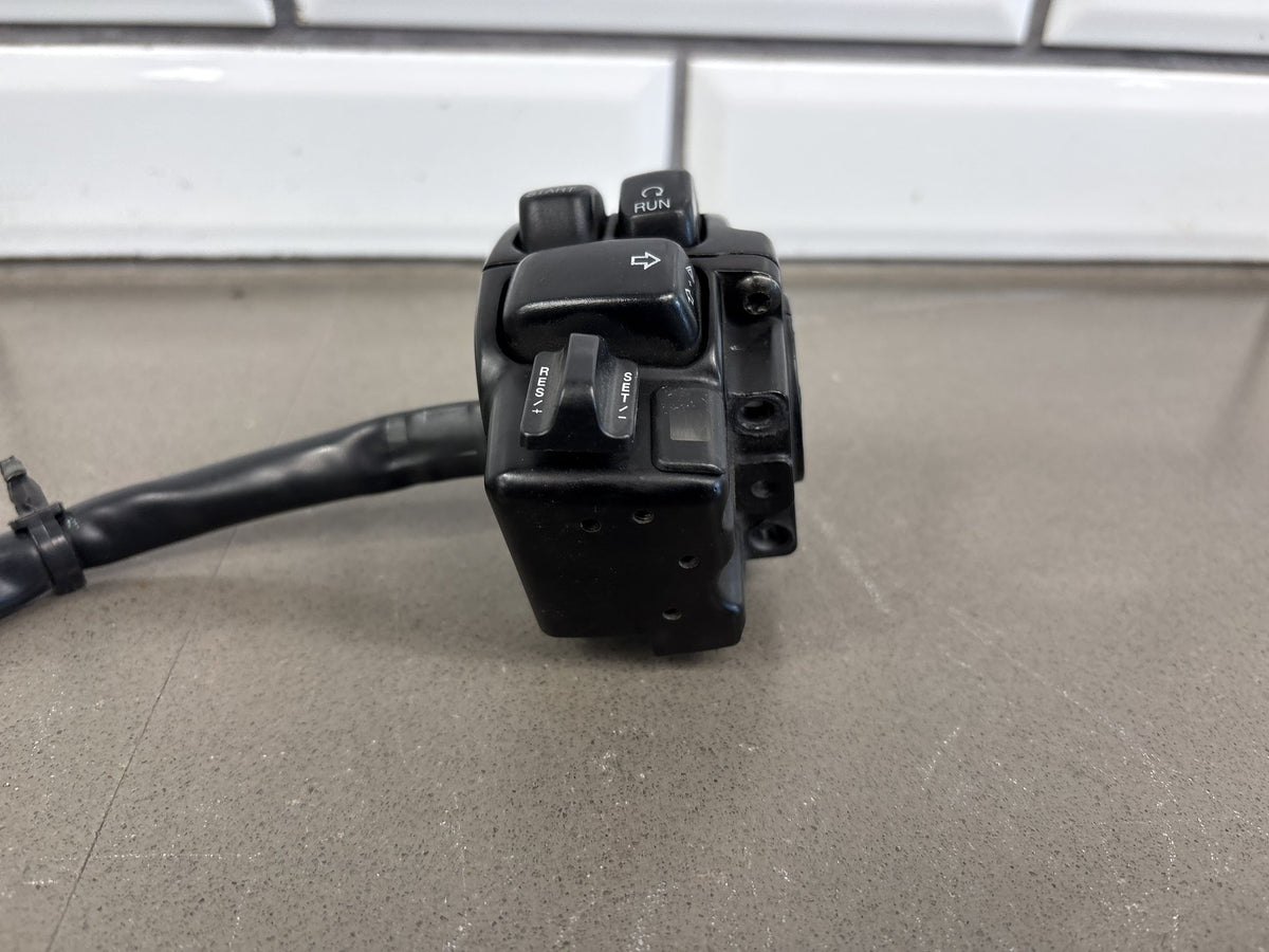 2002-2006 Harley Road King FLHRCI Right Switch Housing Black Cruise OEM 71564-96