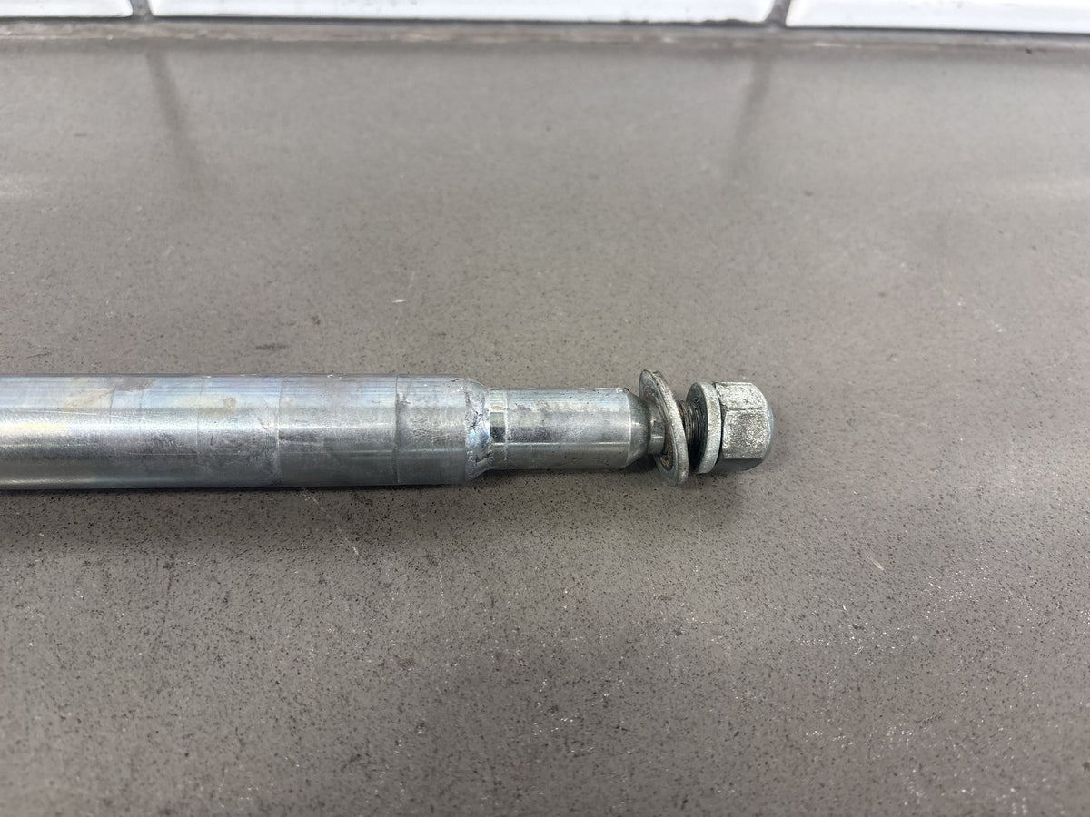 00-06 Harley Road King FLHR FLHRI FLHRCI FLHRS Front Axle Silver OEM 43364-00