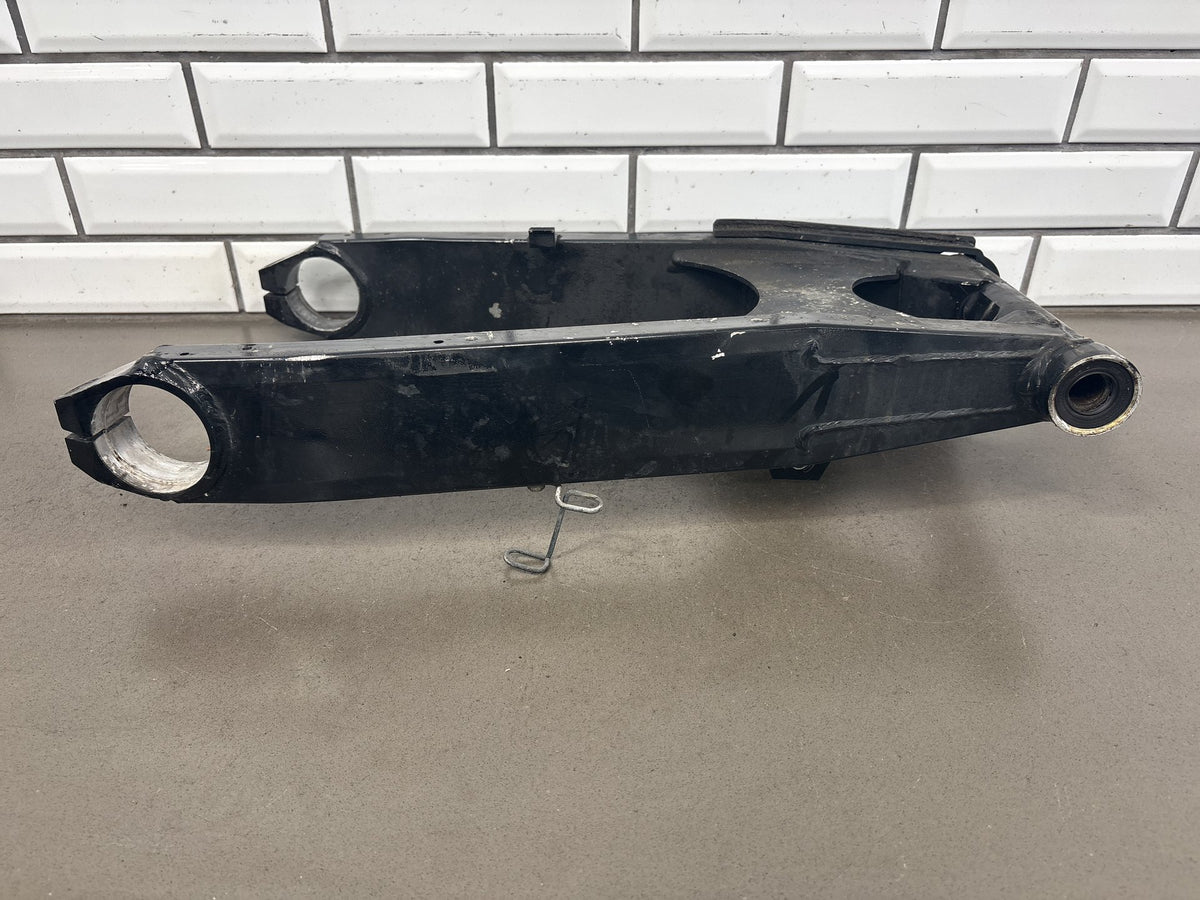 1990-1993 Kawasaki Ninja ZX-11 ZX1100C Swingarm Swing Arm OEM 33001-1351