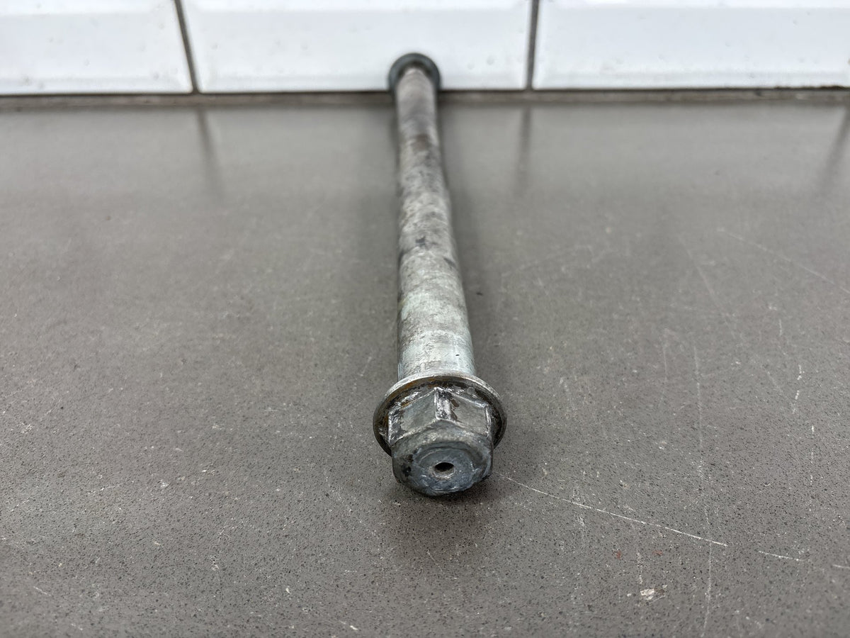 06-07 Dyna Super Glide Street Bob Wide Glide Harley Rear Axle 41114-06