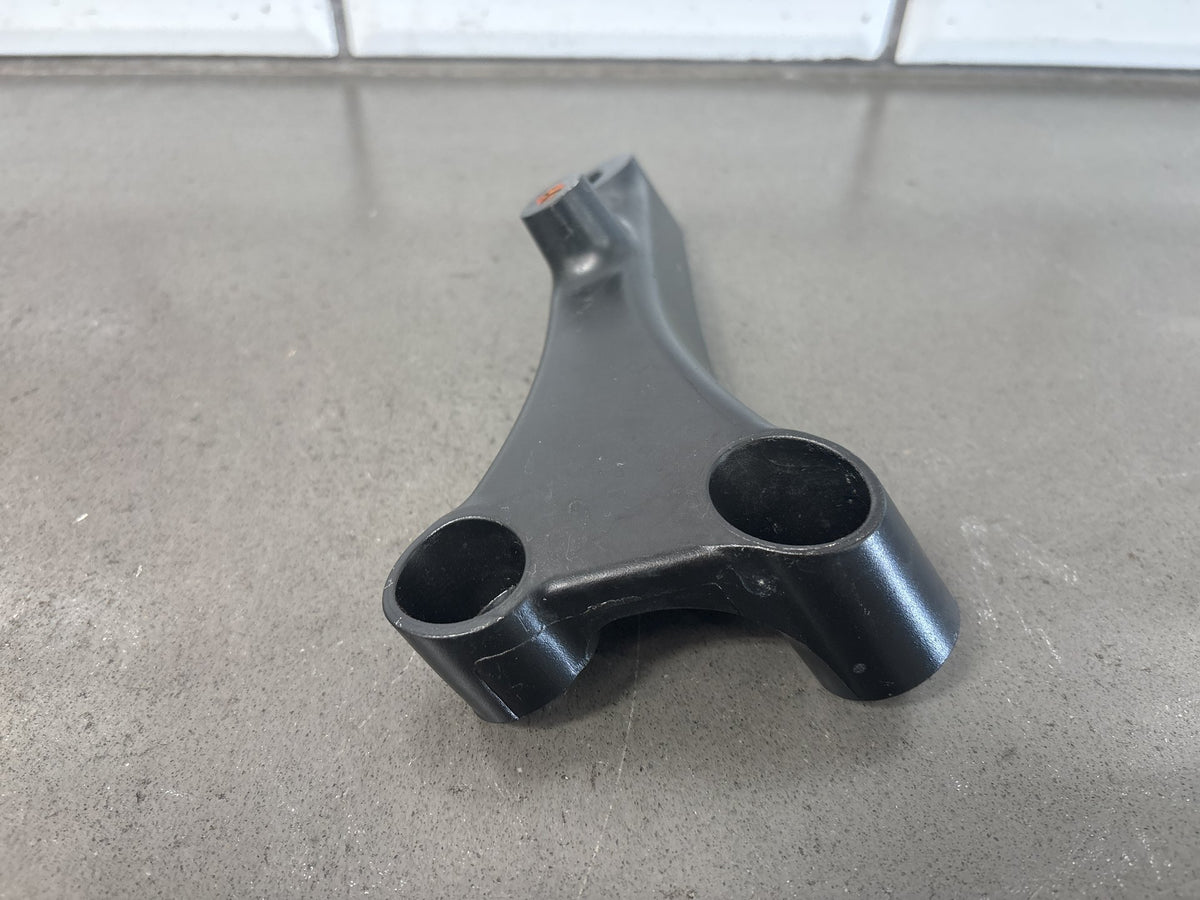 2010-2014 Kawasaki Concours 14 ZG1400 Engine Mount Brackets 32190-0424/0425