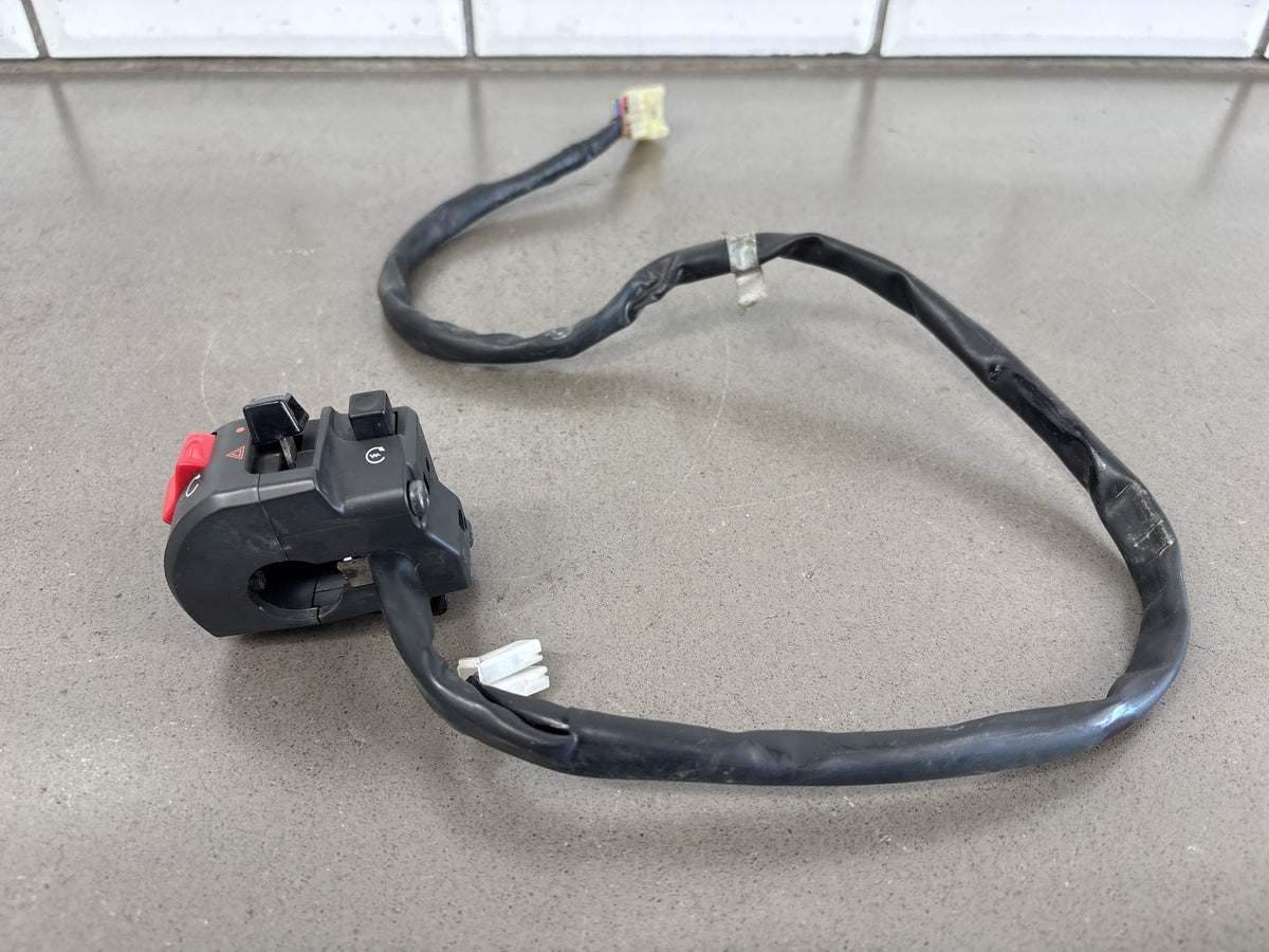 2010-2014 Kawasaki Concours 14 ZG1400 Right Handlebar Control Switch 46091-0189