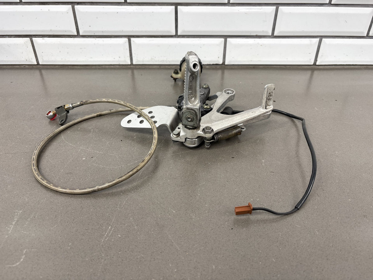 1999-2000 Yamaha YZF-R6 Right Rearset Rear Brake Master Cylinder OEM