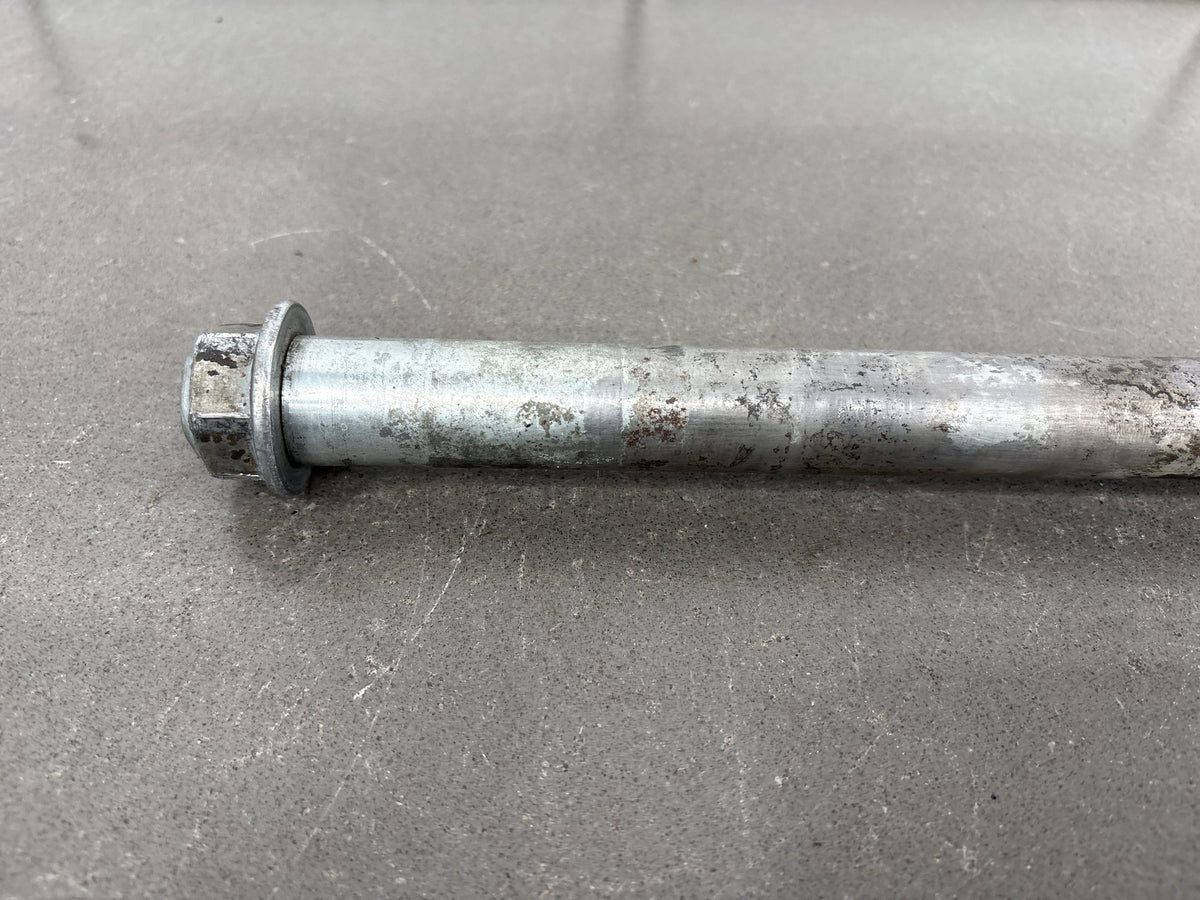 06-07 Dyna Super Glide Street Bob Wide Glide Harley Rear Axle 41114-06