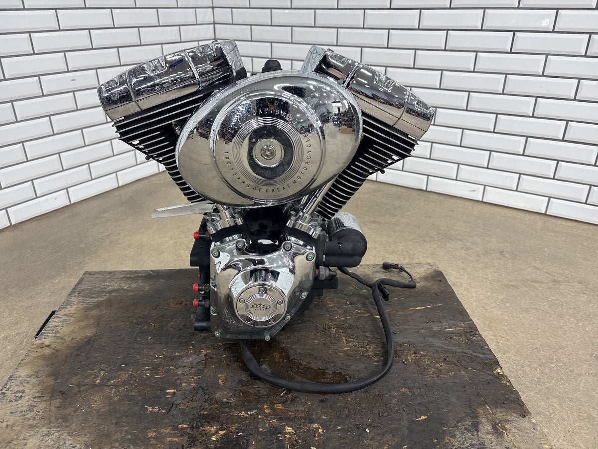 1999-2006 Harley Road King FLHRCI Twin Cam 88 EFI Engine Video/Compression Test
