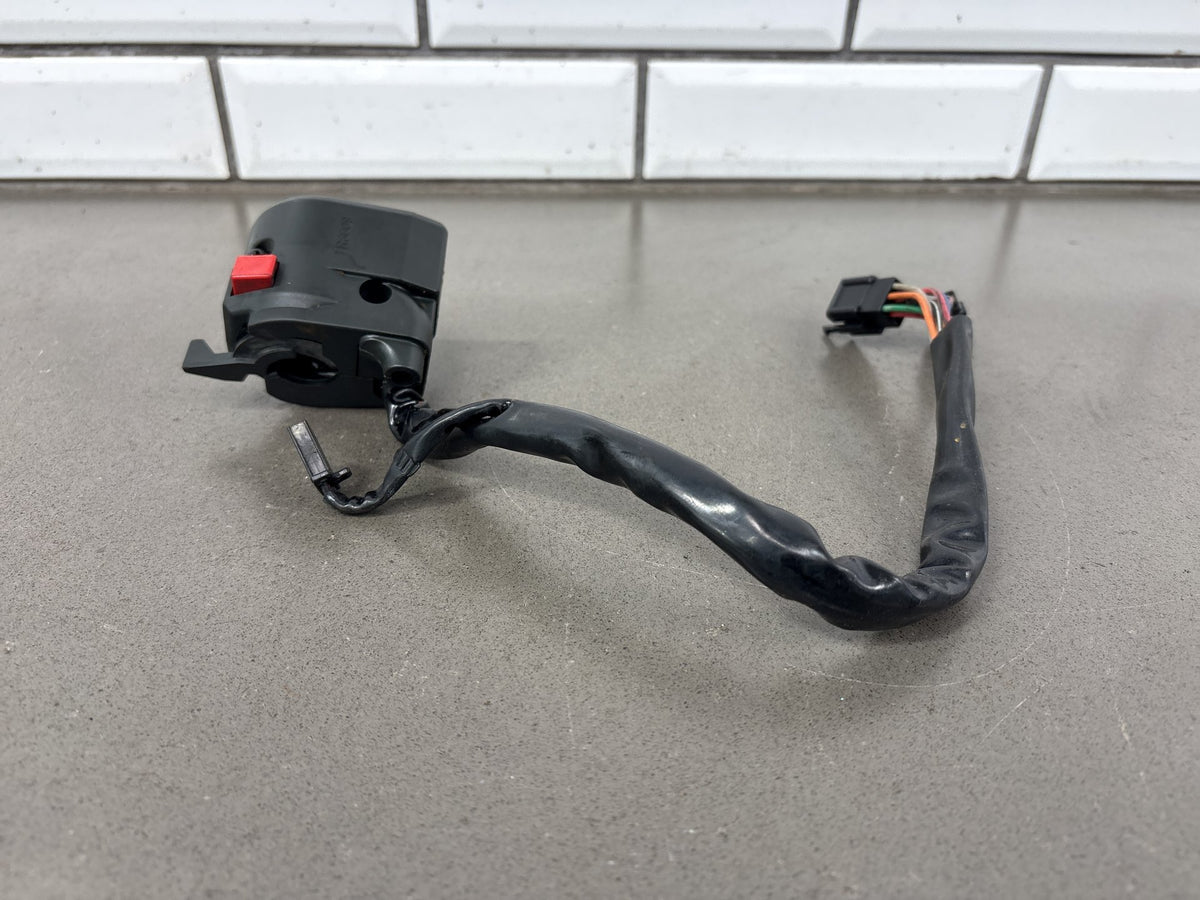 1990-1993 Kawasaki Ninja ZX-11 ZX1100C Left Handlebar Switch Housing 46091-1533