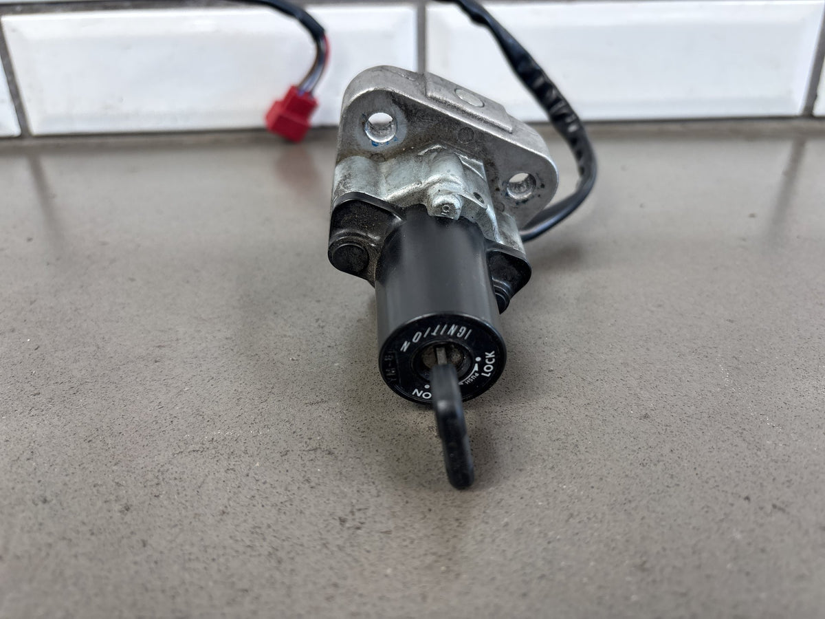 1999-2007 Yamaha YZF600R Ignition Switch Lock Set Key Gas Cap Seat Lock OEM