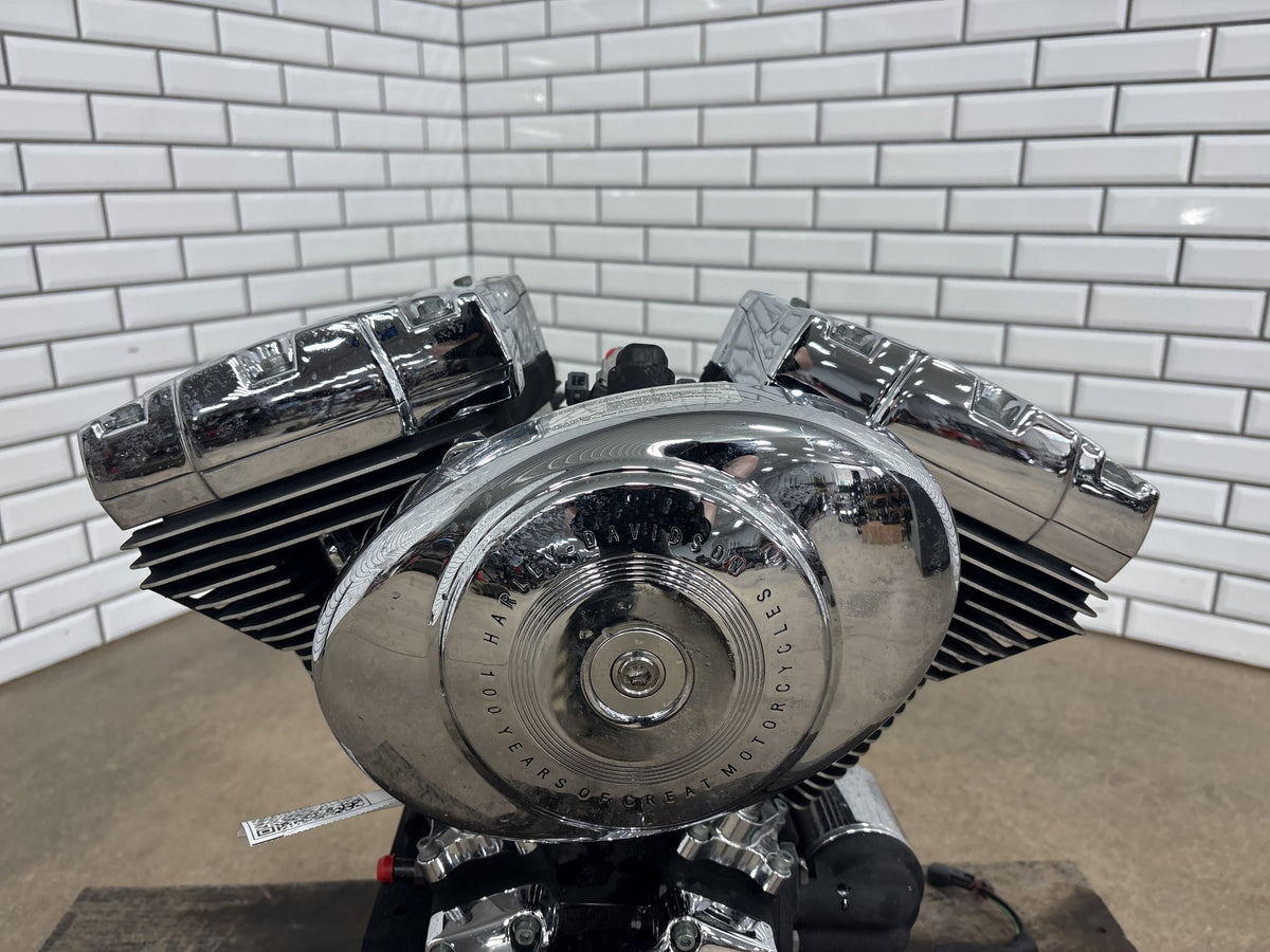 1999-2006 Harley Road King FLHRCI Twin Cam 88 EFI Engine Video/Compression Test
