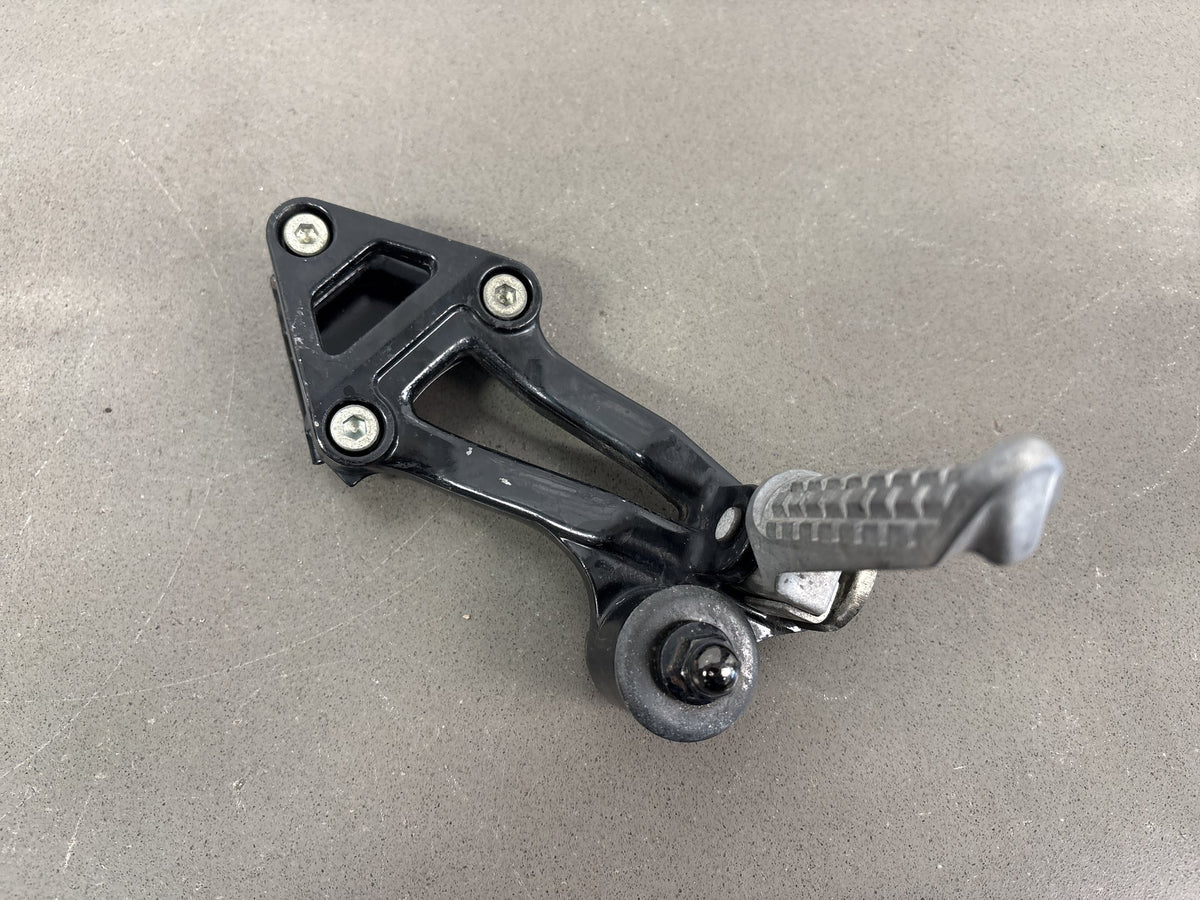 1990-1993 Kawasaki ZX-11 ZX1100C Passenger Pegs Brackets Pair OEM 35011-1521