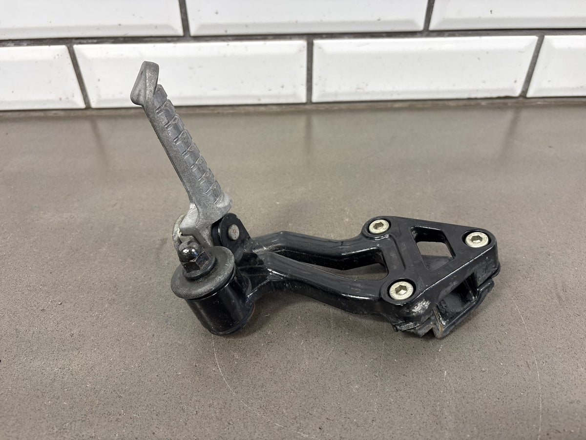 1990-1993 Kawasaki ZX-11 ZX1100C Passenger Pegs Brackets Pair OEM 35011-1521