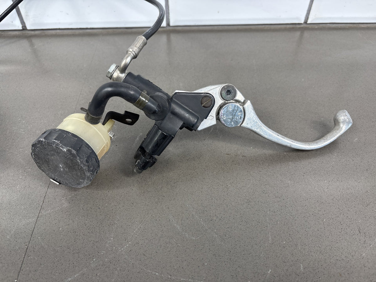 2005-2010 Triumph Sprint ST 1050 Front Brake Master Cylinder/Calipers With Lines