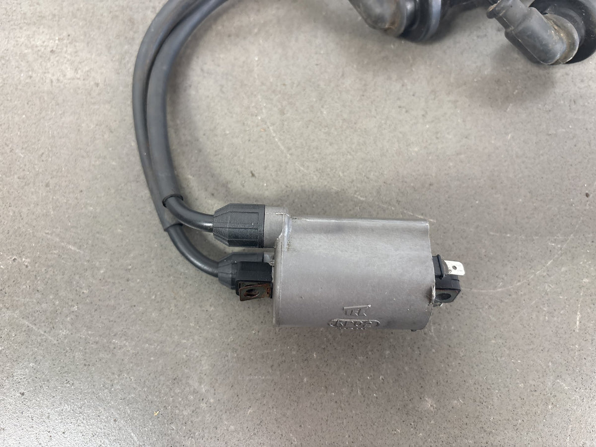 1990-1993 Kawasaki Ninja ZX-11 ZX1100C Ignition Coil Set OEM 21121-1166