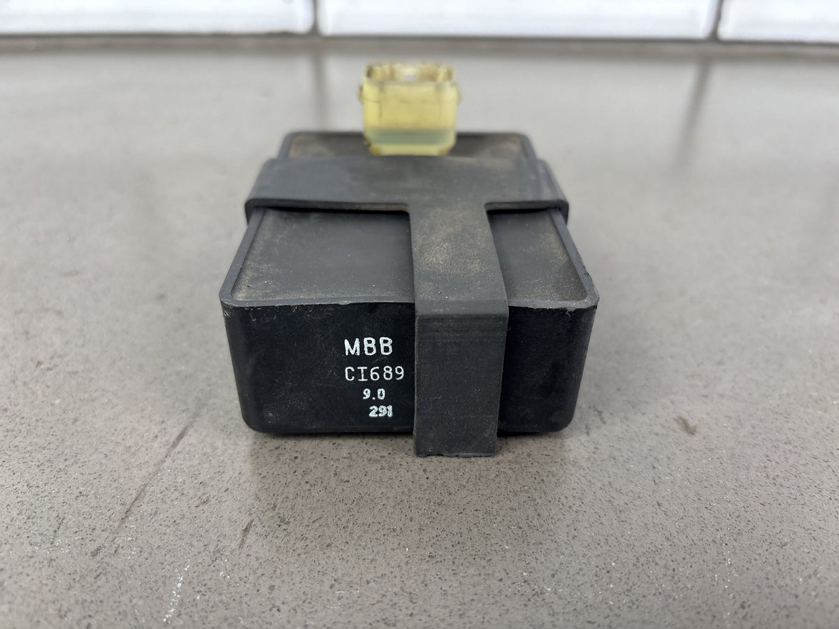 2000 Honda Super Hawk 1000 VTR1000F CDI Igniter Units MBBA A 003A And CI689 OEM