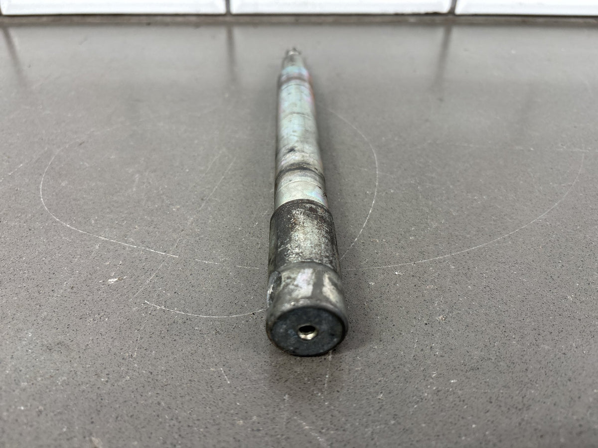 06-07 Dyna Super Glide Street Bob Low Rider Harley Front Axle 40928-06