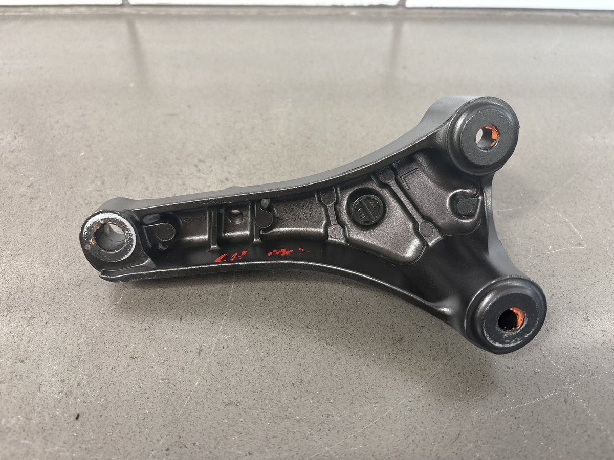 2010-2014 Kawasaki Concours 14 ZG1400 Engine Mount Brackets 32190-0424/0425