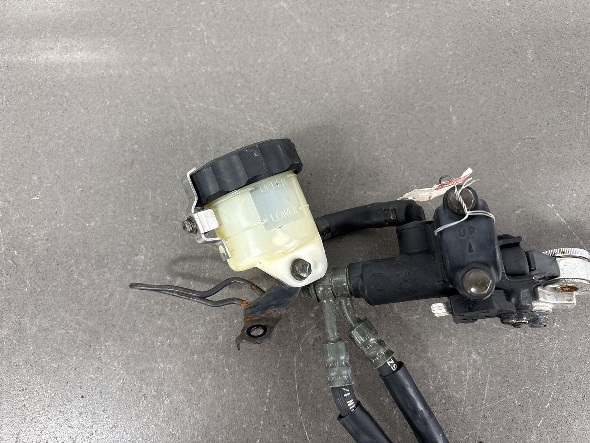 1999-2000 Yamaha YZF-R6 Front Brake Master Cylinder with Lines OEM