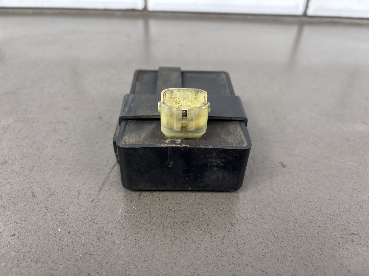 2000 Honda Super Hawk 1000 VTR1000F CDI Igniter Units MBBA A 003A And CI689 OEM