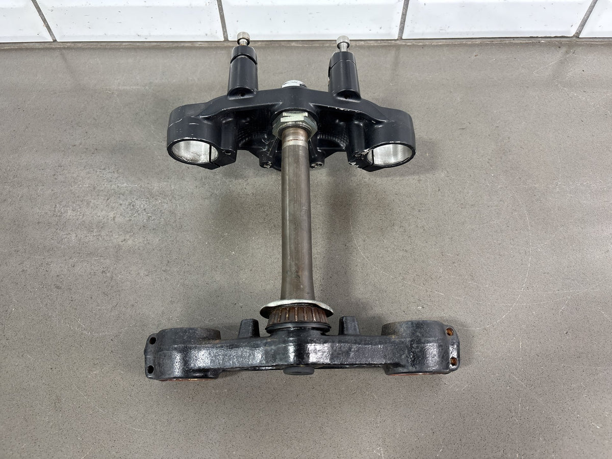 2000 Triumph Tiger 900 T709 Triple Tree OEM T2042409