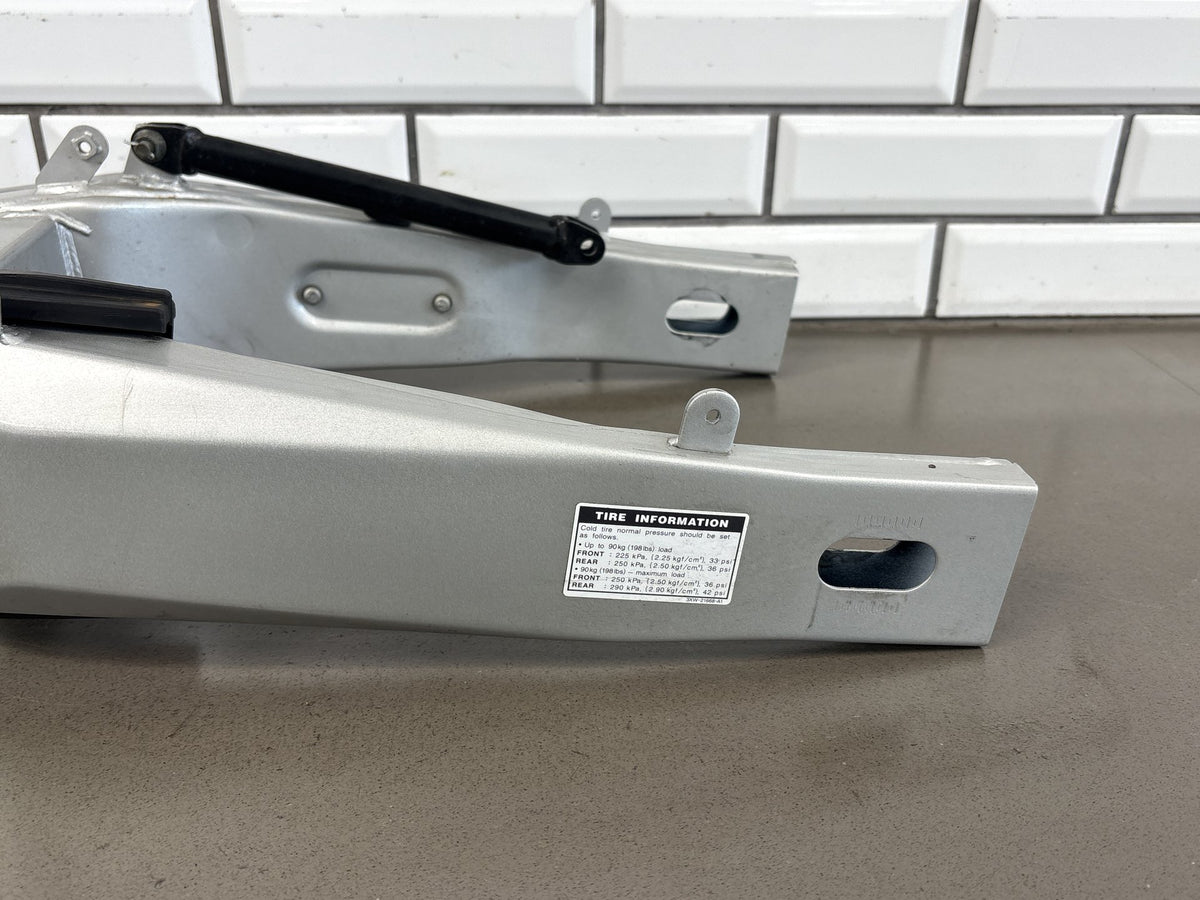 1999-2007 Yamaha YZF600R Swingarm Swing Arm Chain Slider Pivot Bolt Silver OEM