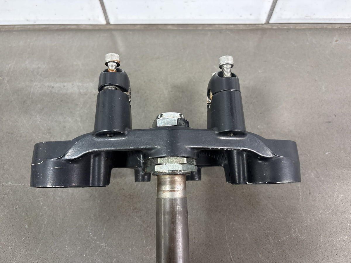 2000 Triumph Tiger 900 T709 Triple Tree OEM T2042409