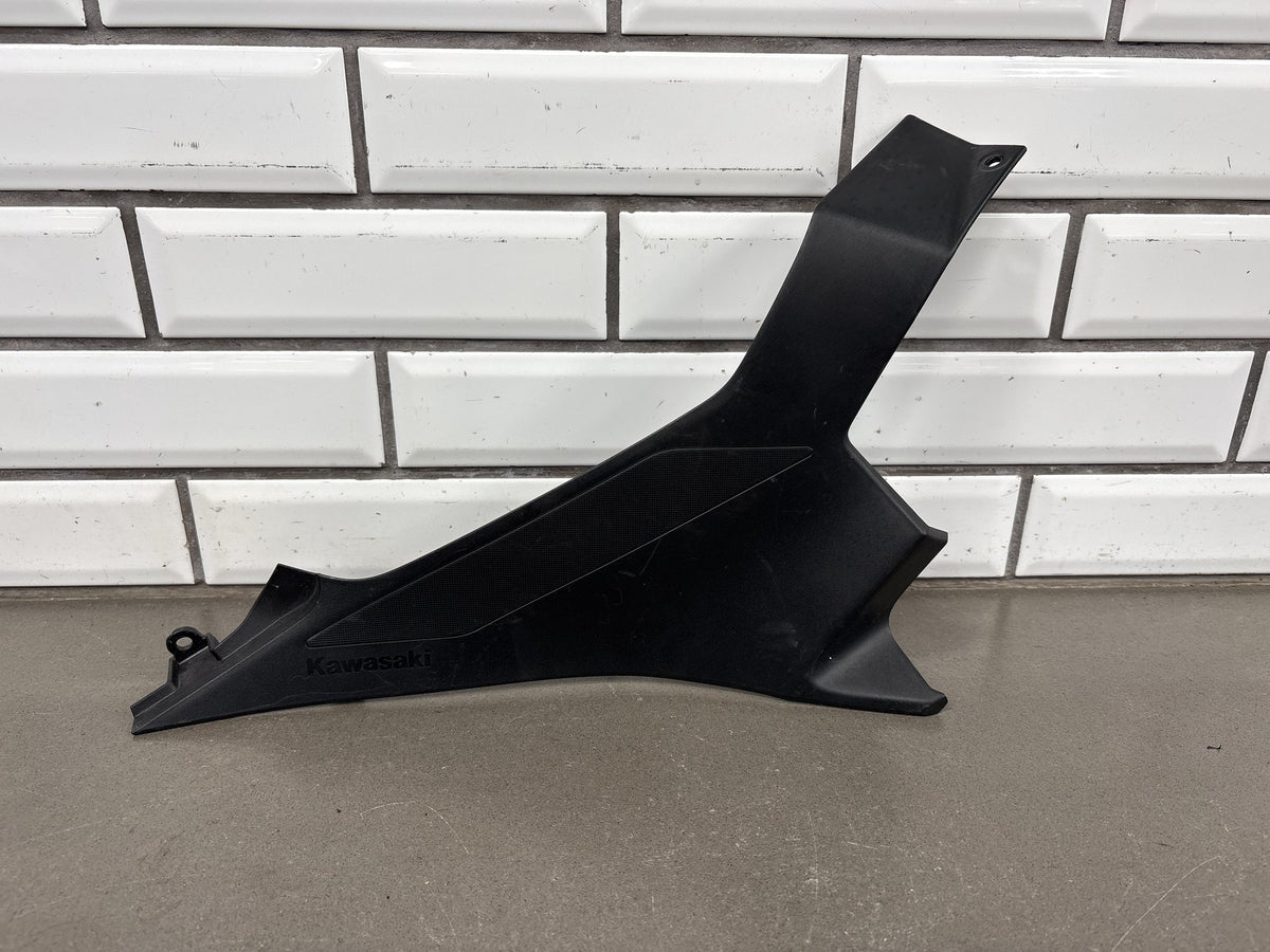 2018-2023 Kawasaki Ninja 400 Right Knee Pad Side Panel OEM 53065-0043