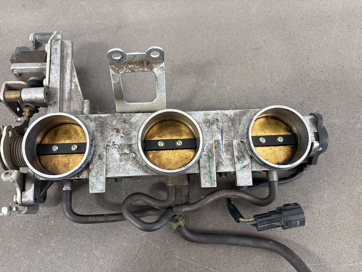 2005-2010 Triumph Sprint ST 1050 Speed Triple Throttle Bodies T1240460 OEM