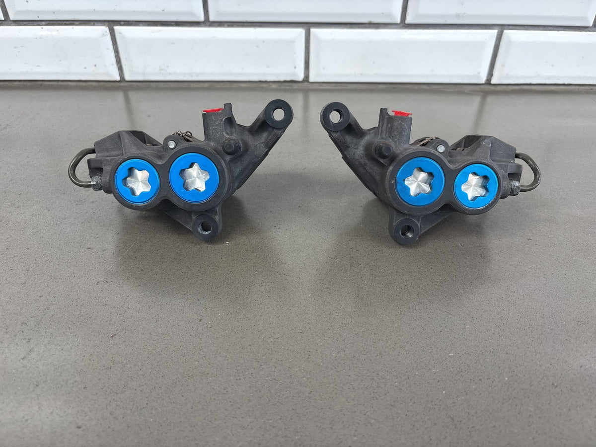 1999-2007 Yamaha YZF600R 3K Mile Pair Front Brake Calipers 4 Piston W Pads OEM