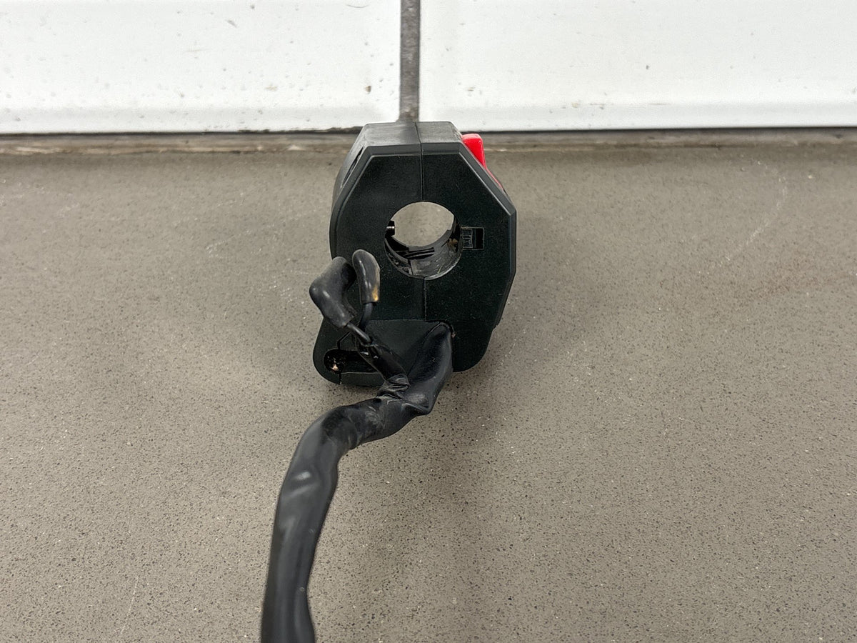 1990-1993 Kawasaki Ninja ZX-11 ZX1100C Right Handlebar Switch Housing 46091-1561