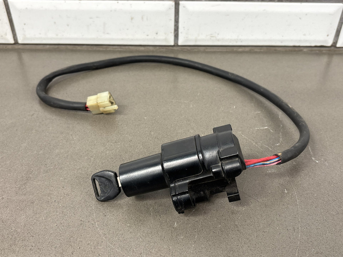 2002 Honda Interceptor 800 VFR800 Ignition Switch W/ Key And Wiring Pigtail OEM