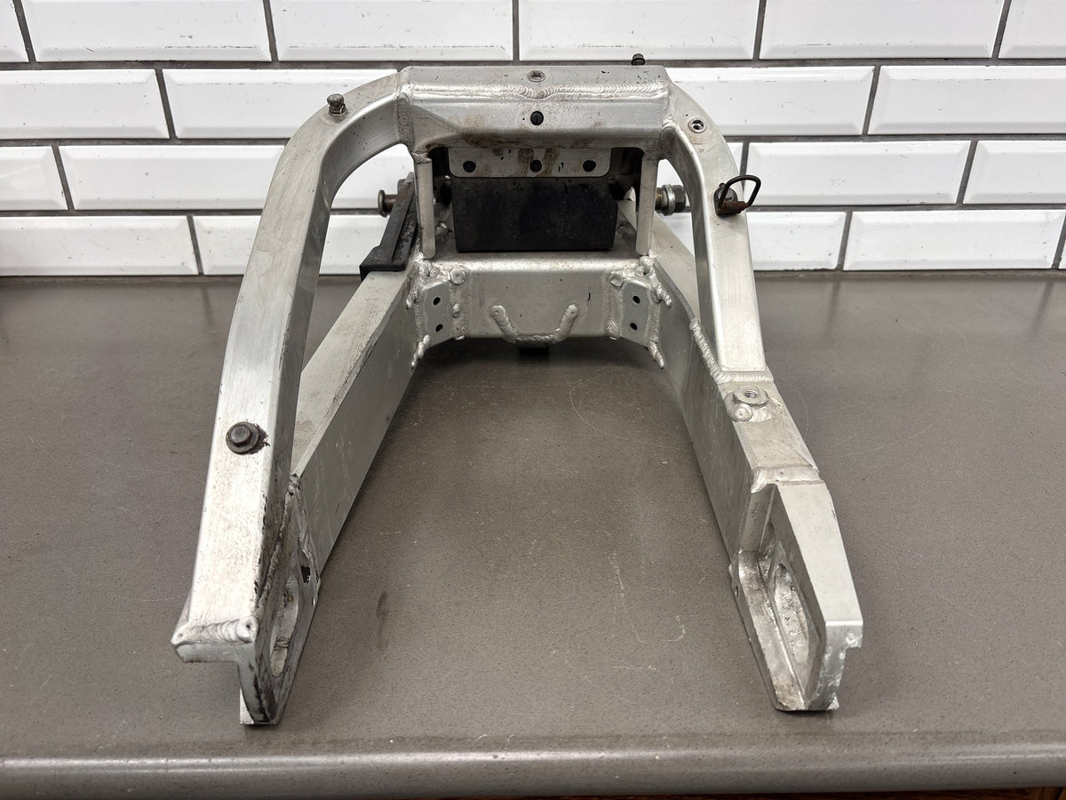 1999-2000 Yamaha YZF-R6 Rear Swingarm Swing Arm OEM