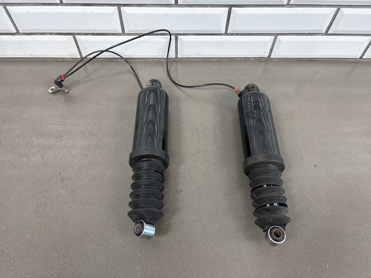 99-06 Harley Road King FLHR FLHRI FLHRCI FLHRS Rear Air Shocks Pair 54565-97C