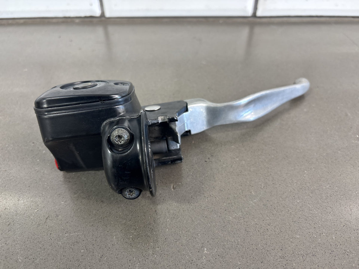 00-05 Harley Heritage Softail FLSTC FLSTCI Front Brake Master Cylinder 45019-96D