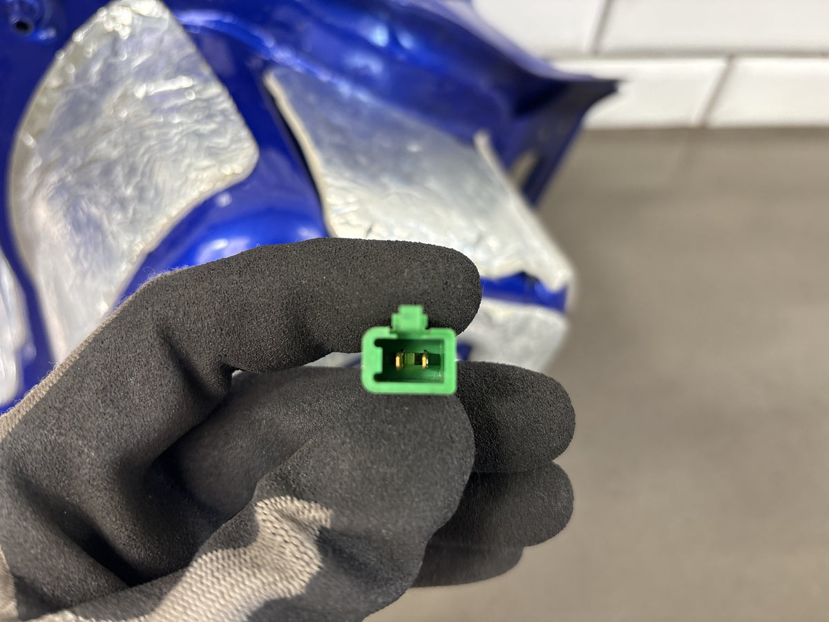 1999-2007 Yamaha YZF600R Fuel Gas Tank Blue Petcock Fuel Filter Scuffed OEM