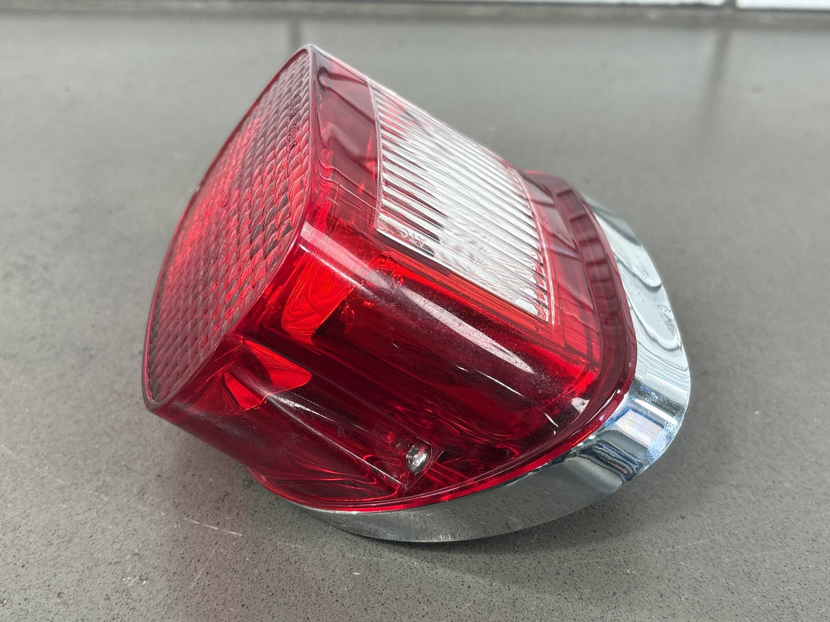 99-05 Harley Road King FLHR FLHRI FLHRCI FLHRS FLHRSI Tail Light & Base 68368-03