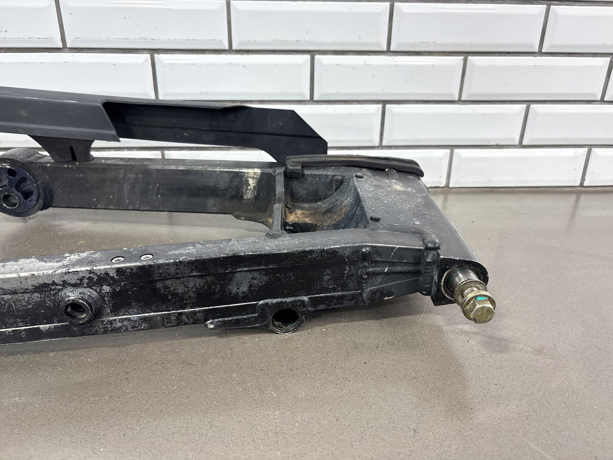 2000 Triumph Tiger 900 T709 Swingarm OEM T2050024