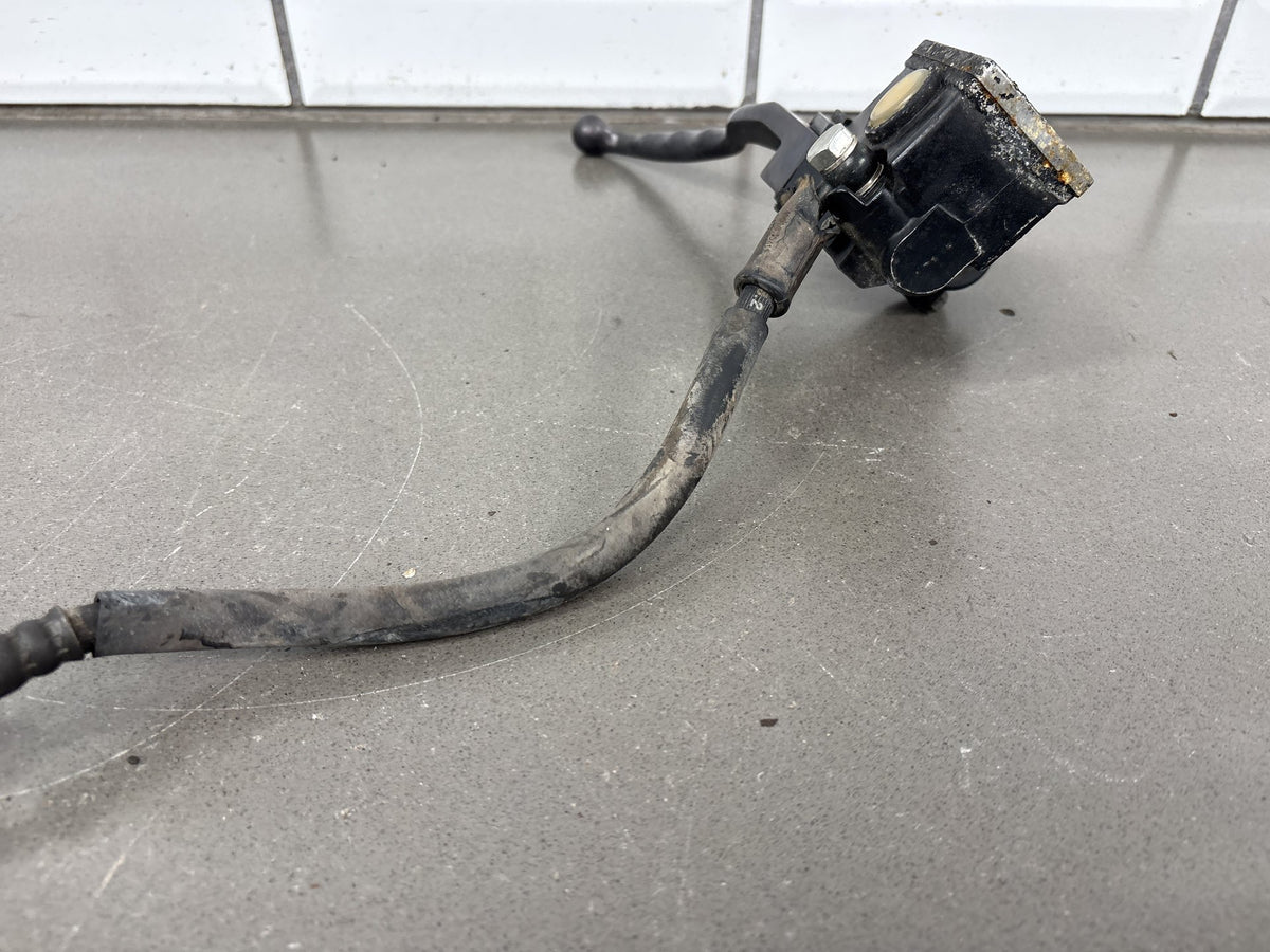 1983 Kawasaki GPZ750 ZX750A Front Brake Master Cylinder with Lines OEM