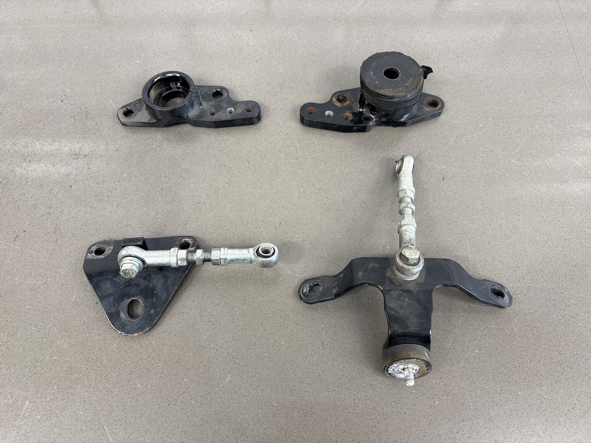 Engine Mounts Stabilizer Links Set - Harley Road King FLHRCI 2003