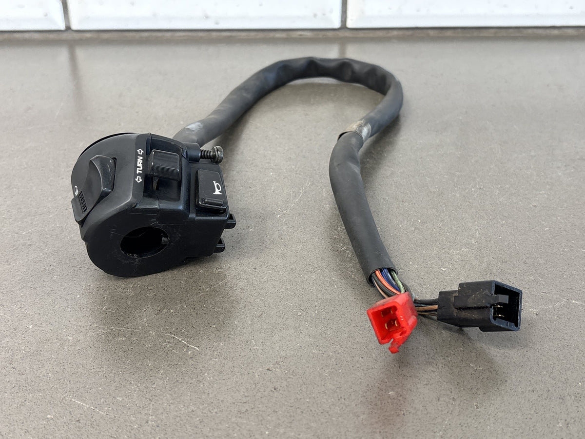 2002-05 Honda VFR800 Interceptor Left Handlebar Switch OEM 35020-MCW-A00
